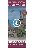 Historischer Stadtrundgang Münchhausenstadt Bodenwerder Zu sehen ist die Titelseite des Flyers Historischer Stadtrundgang Bodenwerder. Im oberen Bereich steht auf dunkelrotem Hintergrund "Münchhausenstadt Bodenwerder". Darunter befindet sich ein Bild im Hochkant-Format, welches die Sicht aus der Münchhausenstraße auf die St. Nicolai Kirche zeigt. Links sind die Fachwerkhäuser der Altstadt Bodenwerders zu sehen und im rechten Teil des Bildes ragt die Kirche über die Gebäude. Bei strahlend blauem Himmel sind zwei Fallschirmspringer in der Luft. Rechts oben über dem Bild hängt ein dunkelrotes Siegel des Historischen Weserberglandes. Das Bild läuft nach unten aus. Hierunter steht "Historischer Stadtrundgang". © Samtgemeinde Bodenwerder-Polle - LeoDesign